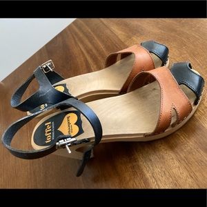 Swedish Hasbeens Toffel wood sole sandals